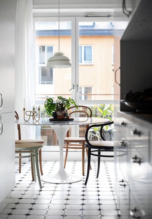 Небольшая квартира с зеленой гостиной 03