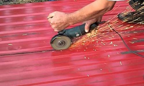 Как правильно крепить профлист с21. Правила резки профнастила