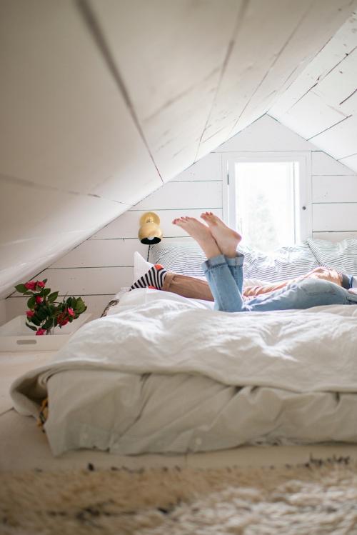 Как обустроить маленький чердак: 15 идей 14