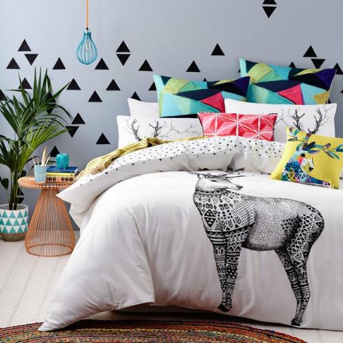 Буйство красок: 20 ярких спален 02