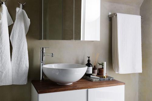 Скандинавская квартира с мягкими интерьерами 09