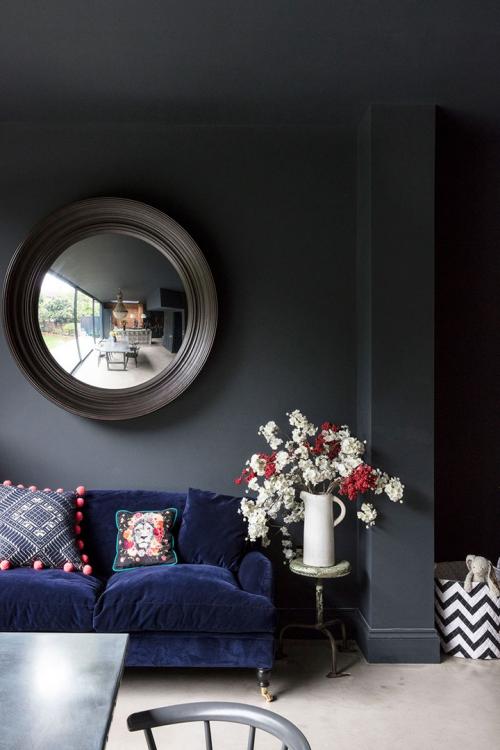 Черные стены и английский стиль — отличное сочетание! 03