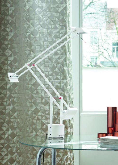 Оформление окна в спальне тюлью.  С овременные новинки штор