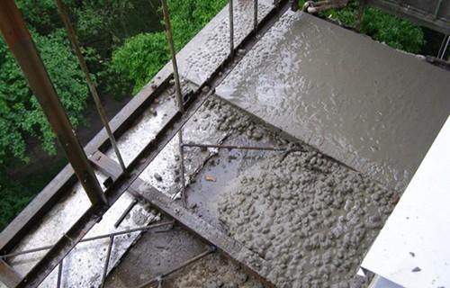 Спальня на лоджии. Особенности благоустройства спальни на балконе