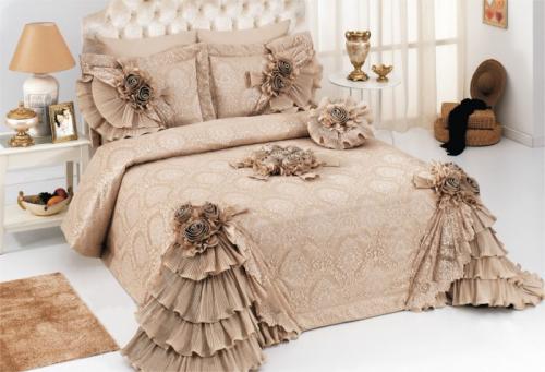 Как выбрать плед на кровать. Современные варианты покрывал для кровати в спальне, советы дизайнеров