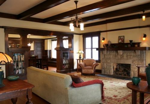 Как обставить гостиную в частном доме. Совмещенная гостиная