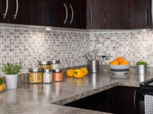 Из чего делают столешницы для кухни? 11