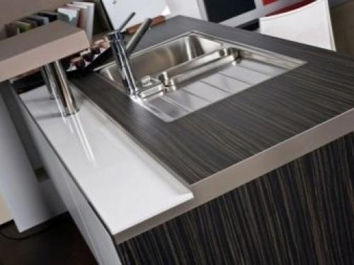 Из чего делают столешницы для кухни? 06