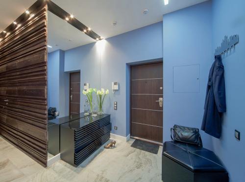 Как оформить узкий коридор в квартире. Дизайн коридора в квартире цветовое решение, выбор стеновых и напольных покрытий