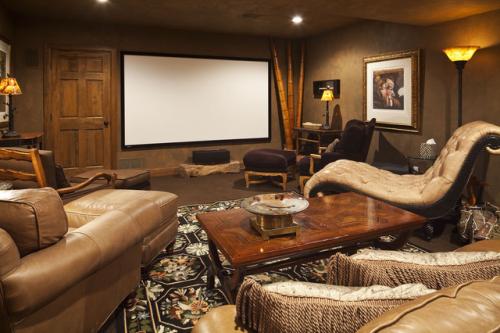 Интерьер кинотеатра из бруса. Старорусский 17 Интерьер кинотеатра из бруса. Старорусский 17