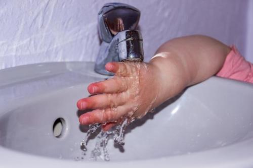 Как за воду платить меньше. Как платить за воду меньше: простые методы экономии для украинцев