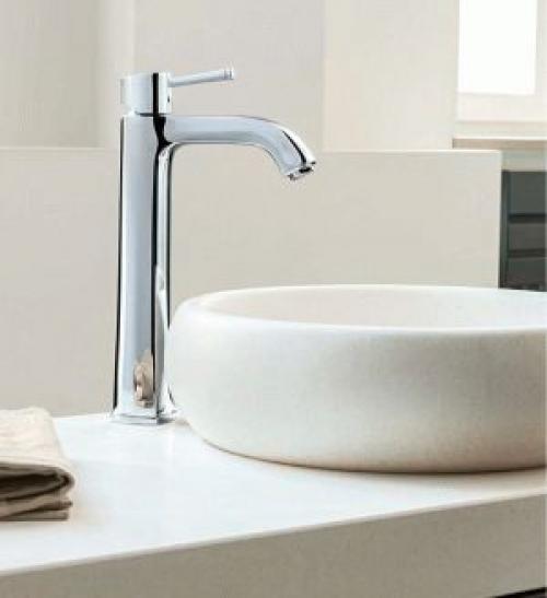 Смесители для маленькой раковины. На фото: однорычажный смеситель с регулировкой высоты 331260562 от фабрики KLUDI. 04