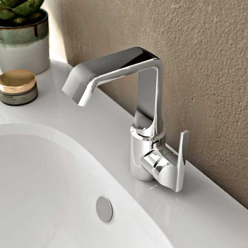 Смесители для маленькой раковины. На фото: однорычажный смеситель с регулировкой высоты 331260562 от фабрики KLUDI. 01