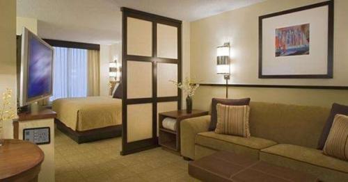 Разделить комнату на две стеной. Виды перегородок