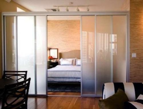 Разделить комнату на две стеной. Виды перегородок