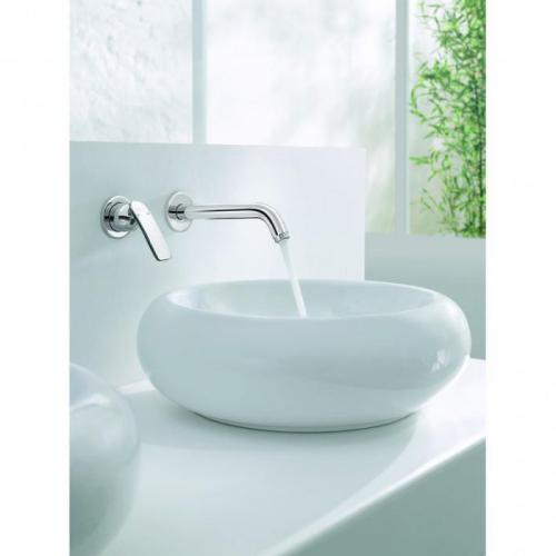 Смесители для маленькой раковины. На фото: однорычажный смеситель с регулировкой высоты 331260562 от фабрики KLUDI. 10