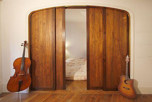 Двери для шкафа книжка. Складная дверь книжка для шкафа 04