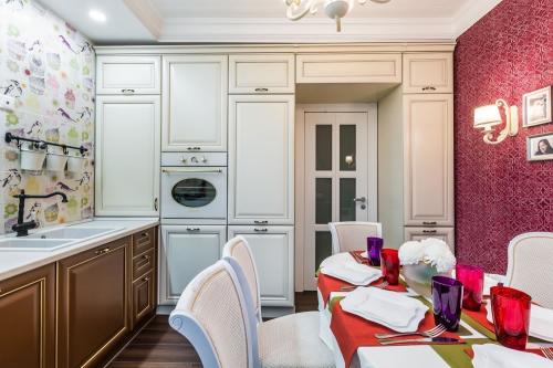 Кухня в узком коридоре. Удобная кухня-прихожая: стиль оформления