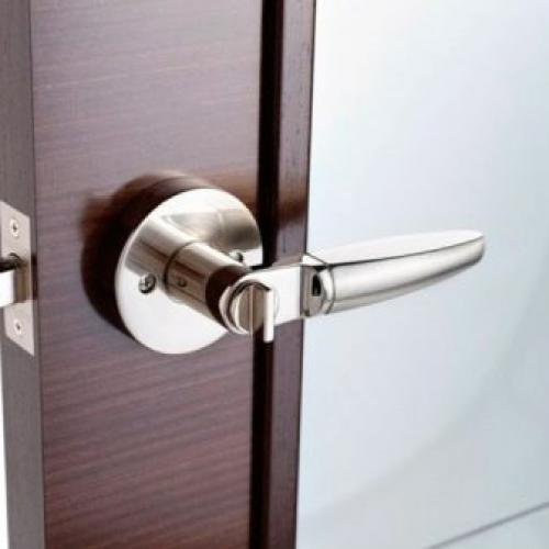 Как собрать дверной замок схема накладной. Установка накладного замка 09