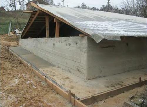 Можно ли заливать фундамент перед зимой.  Ленточный фундамент
