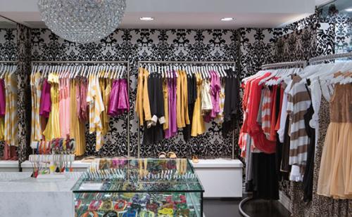 Угловая гардеробная в однокомнатной квартире. Вместительный гардероб в маленькой комнате: особенности хранения