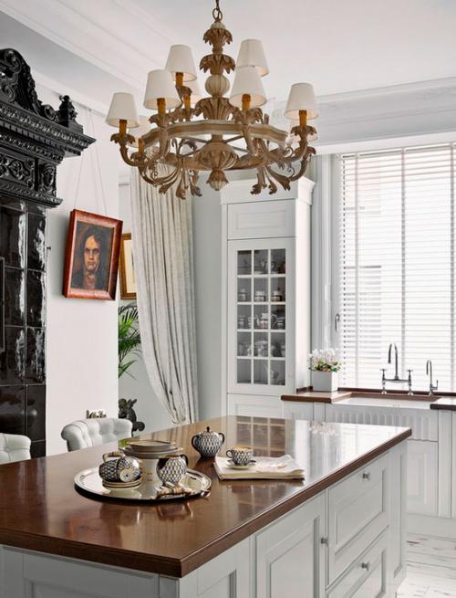 Мойка у окна в маленькой кухне. Вариан.  Кухня с мойкой у окна