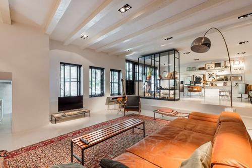 Удивительный дом с историей в Амстердаме 02