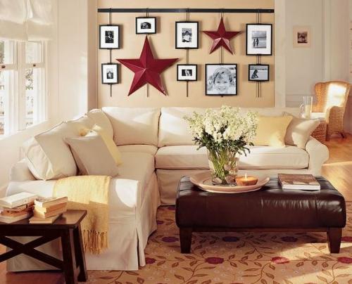 Расположение картин над диваном. Декорирование