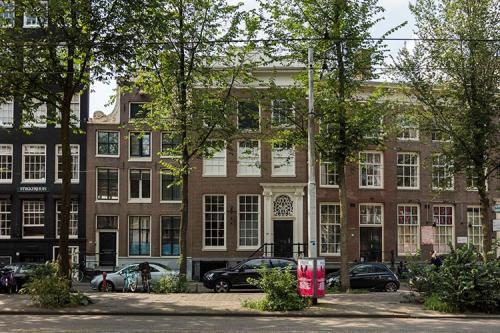 Удивительный дом с историей в Амстердаме 01