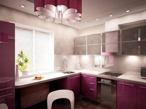 Угловые кухни с окном посередине. Окно на угловой кухне