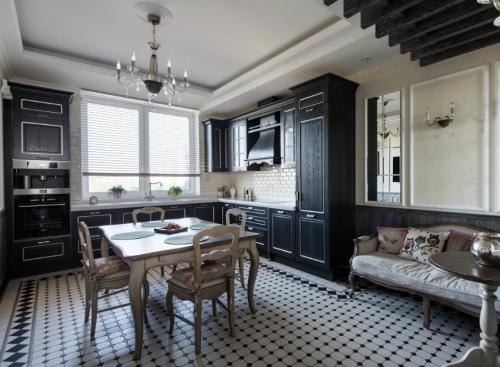 На кухне стол у окна. Вариан.  Кухня с мойкой у окна 07