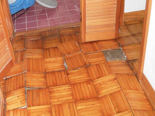 Паркет поднялся от воды, что делать. Что делать, если вздулся паркет от воды — есть решение