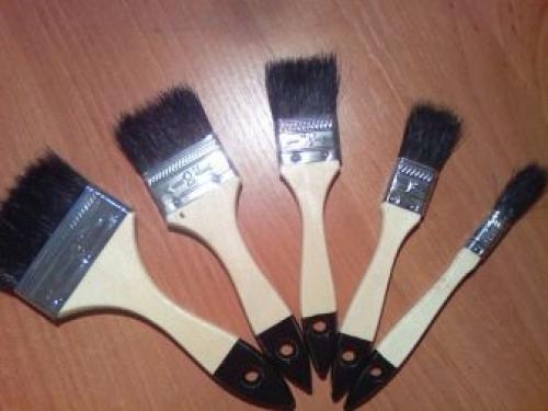 Во сколько слоев красить стены. Красим стены водоэмульсионной краской 08