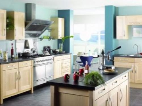 Во сколько слоев красить стены. Красим стены водоэмульсионной краской 03