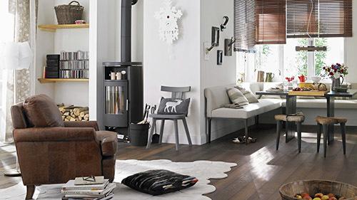 Столовая гостиная с камином. Камин в разных типах помещений 06