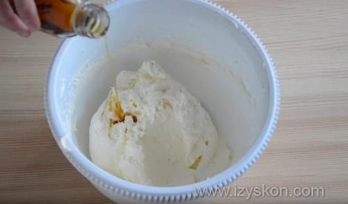 Крем на капкейки рецепт из масла. Как сделать белково-масляный крем для капкейков в домашних условиях