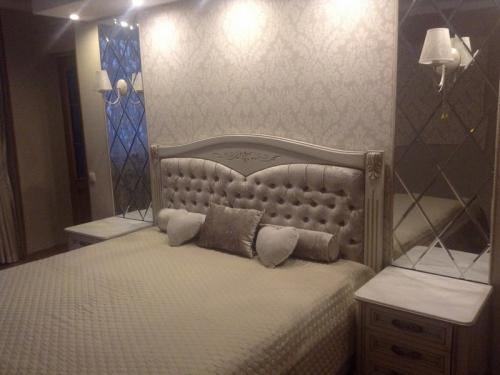 Виды обоев для спальни. Материал