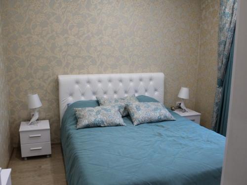 Виды обоев для спальни. Материал