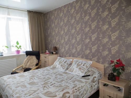 Виды обоев для спальни. Материал