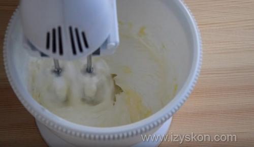 Крем на капкейки рецепт из масла. Как сделать белково-масляный крем для капкейков в домашних условиях