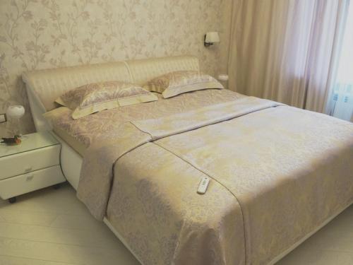 Виды обоев для спальни. Материал