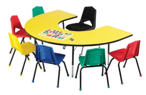 Полукруглый стол на кухню. Виды