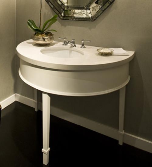 Полукруглый стол на кухню. Виды