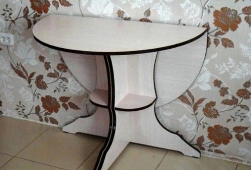 Полукруглый стол на кухню. Виды