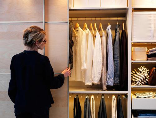 Расстояние между шкафом и кроватью. Планировка спальни. Расстановка мебели в спальне 09