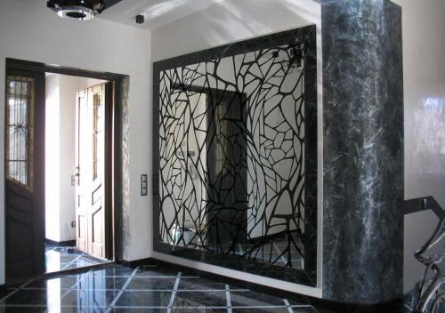 Зеркало с фацетом в прихожей. По размеру