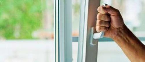 Средство для мытья окон своими руками. Как сделать средство для мытья окон, вариант рецепта в домашних условиях