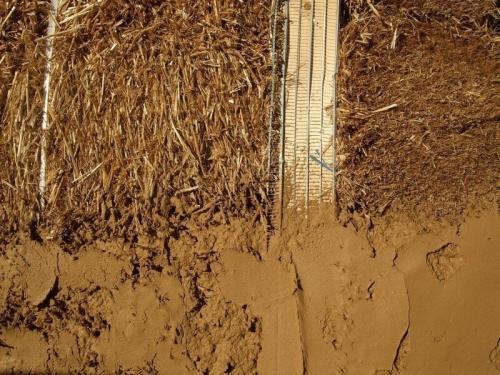 Дом из соломенных тюков. Соломенные блоки, их преимущества и недостатки 01