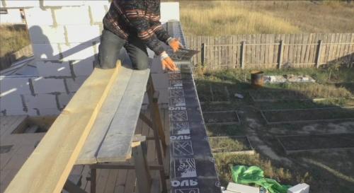 Ломаная двухскатная крыша своими руками чертежи. Строительство крыши на доме из газобетонных блоков