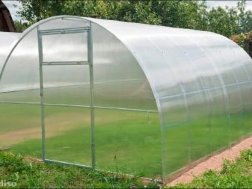 Как правильно установить теплицу. Сборка теплицы из поликарбоната 02